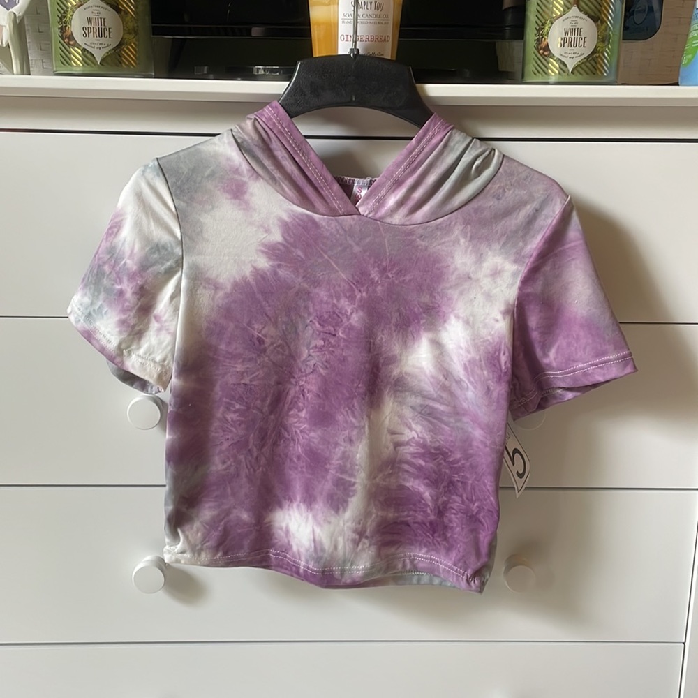 💜 NWT SWEET PEA SIZE MEDIUM PURPLE TYE DYE HOODED CROPPED TEE